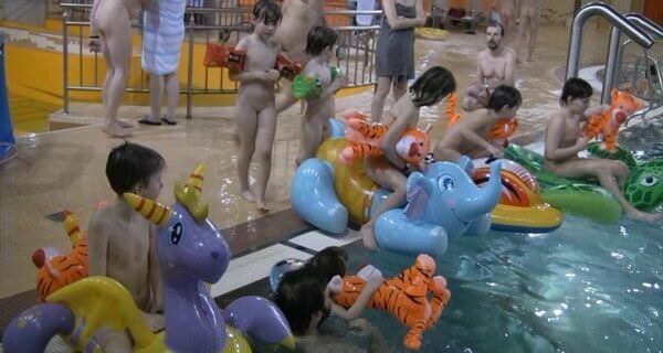 [OnnDL] Indoor water runners 1 Full HD video