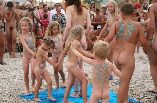 [OnnDL] Large photo gallery nudism