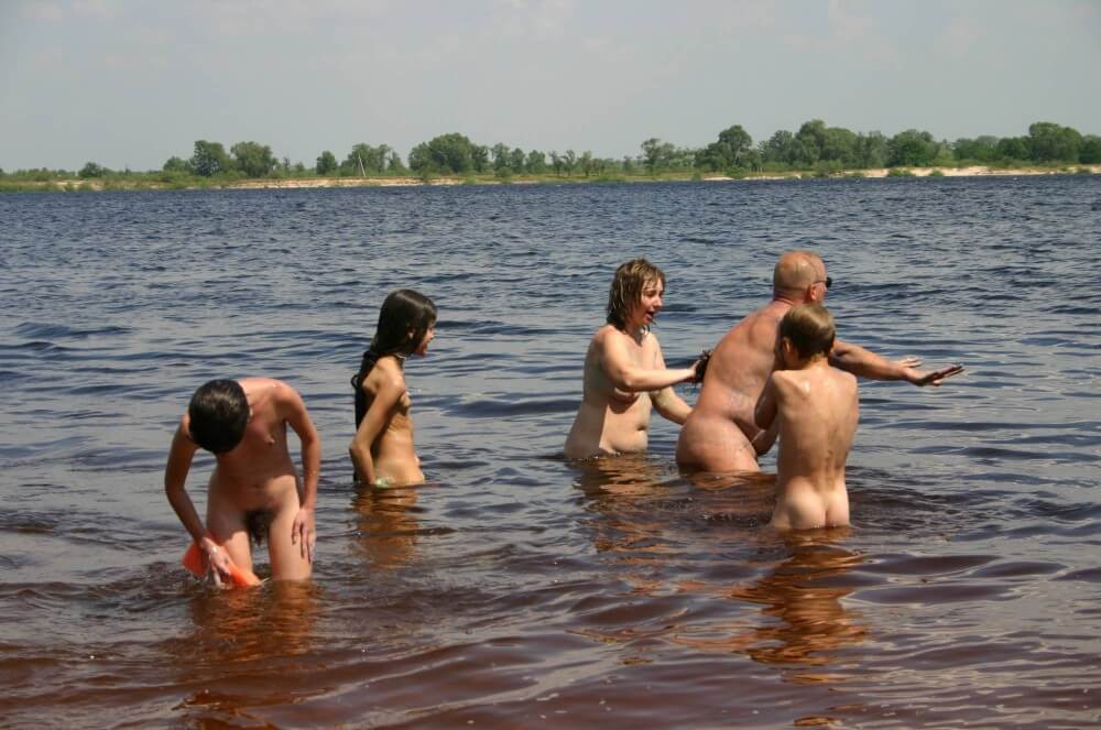 [OnnDL] Kiev Water-Front Bathing pics