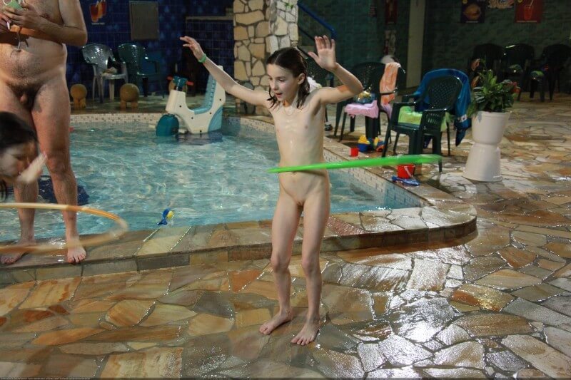 [OnnDL] Naturist club games pool photos