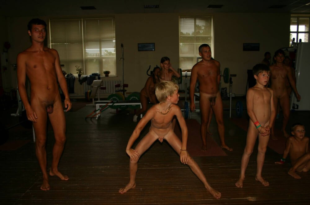 [OnnDL] Family Gym Nudist Stretch pics