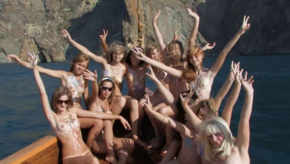 [OnnDL] Nudist Girls Boat Cruise Full HD